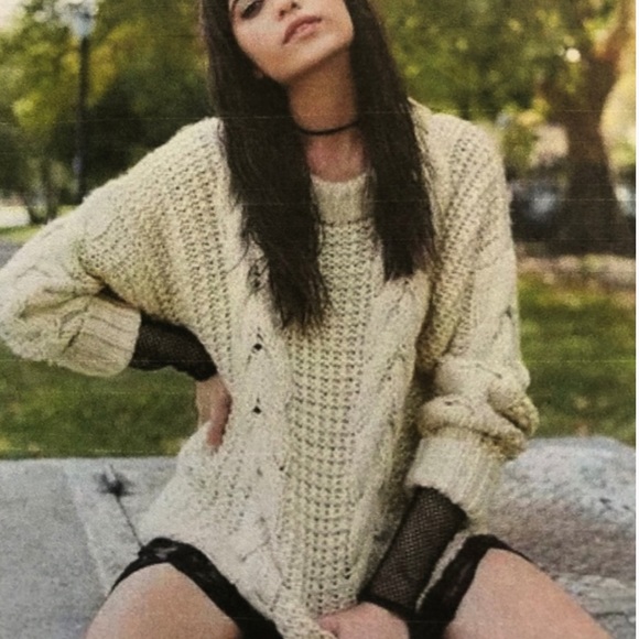 UNIF Sweaters - Unif chunky knit cream fisherman’s sweater medium